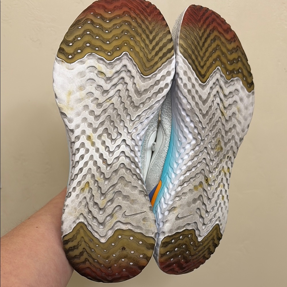 Nike Epic React Running Shoes - Picture 6 of 7